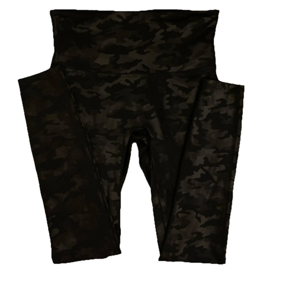 Spanx Black & Gray Faux Leather Metallic Camo Ankle Leggings - Picture 3 of 9